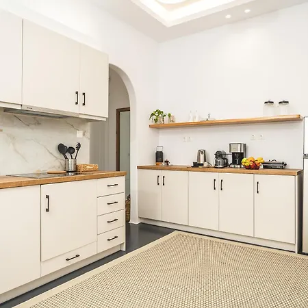 Lägenhet Ep'avlis Boutique Naxos City