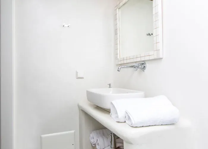 Ep'avlis Boutique Naxos City