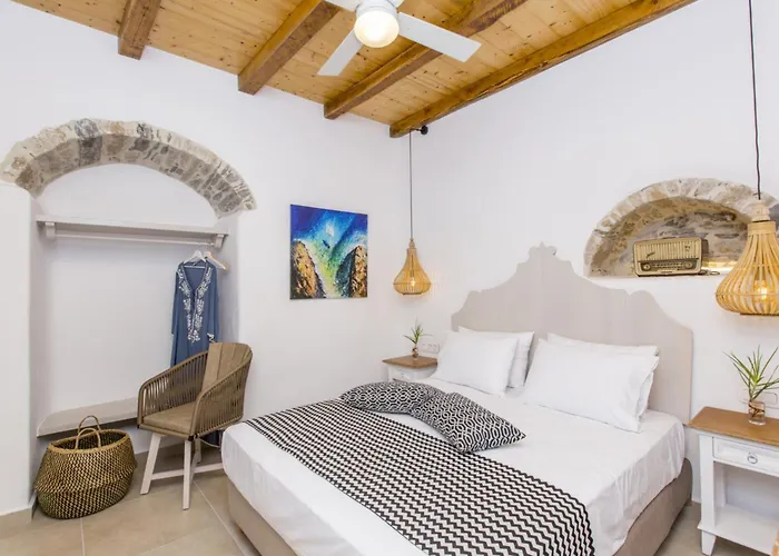 Ep'avlis Boutique * Naxos City