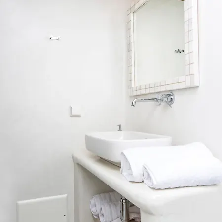 Ep'avlis Boutique Naxos City