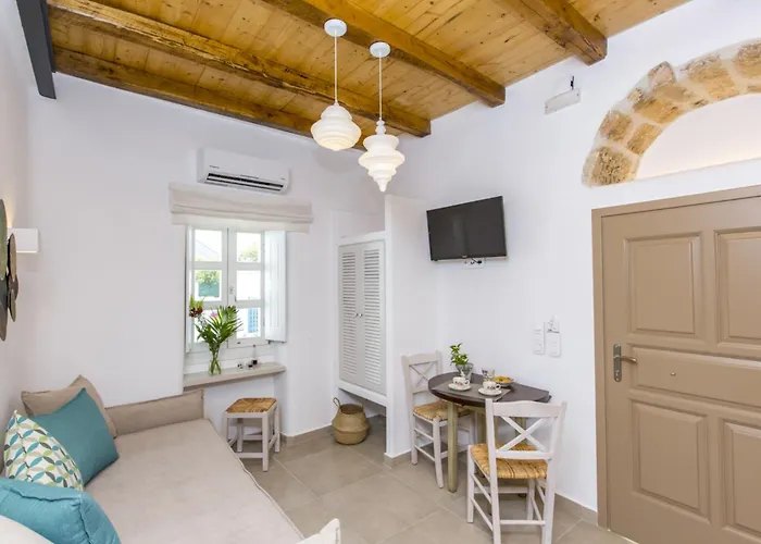 Ep'avlis Boutique Apartman *